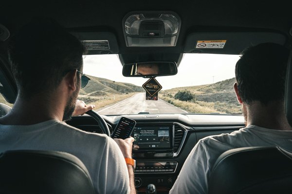 Négocier son assurance voiture : astuces pour payer moins cher